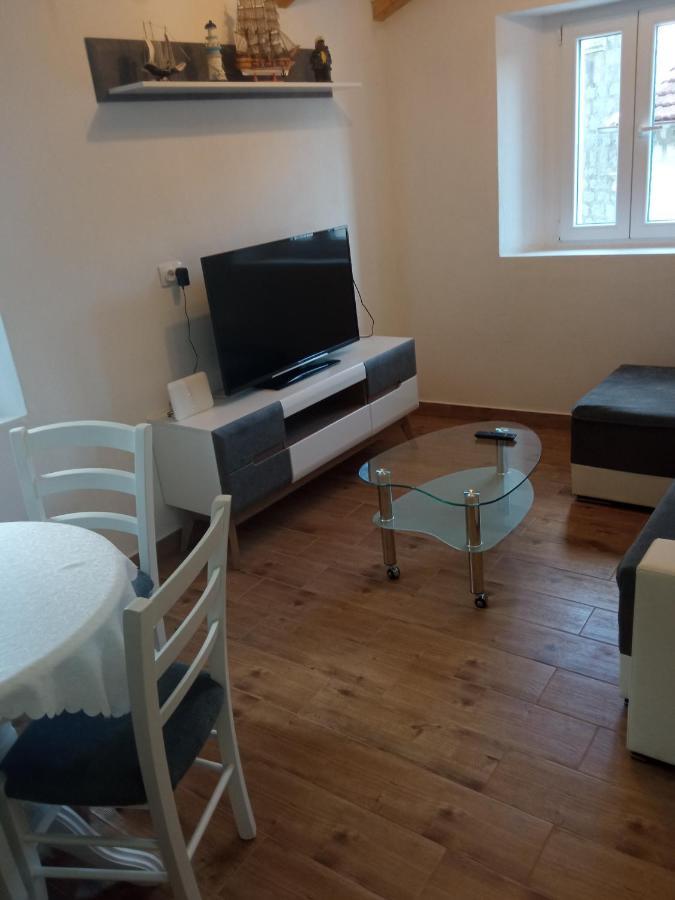 Apartment Rosic Пераст Екстериор снимка