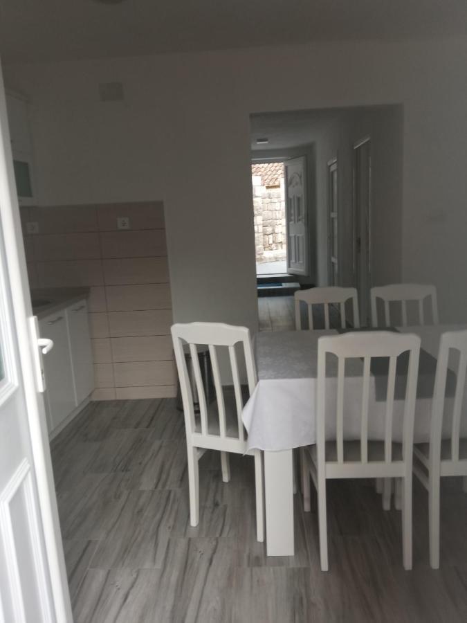 Apartment Rosic Пераст Екстериор снимка