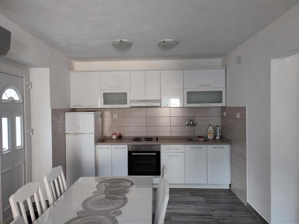 Apartment Rosic Пераст Екстериор снимка